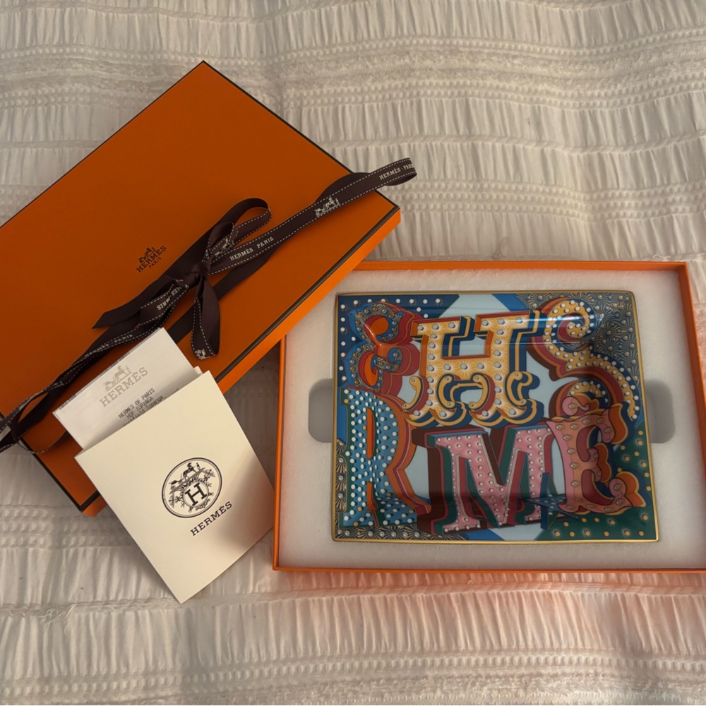 Hermès change tray. Brand new, comes in box.
